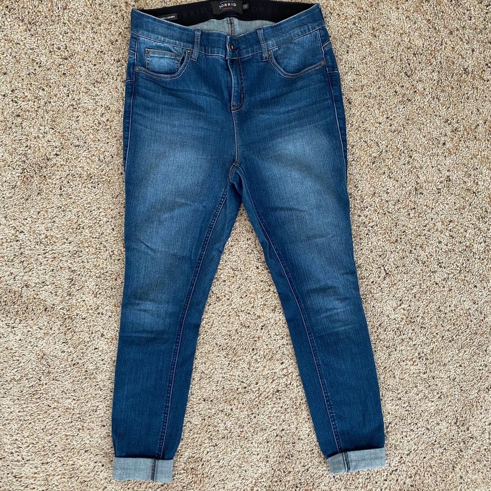 Torrid 12 Regular Bombshell Skinny